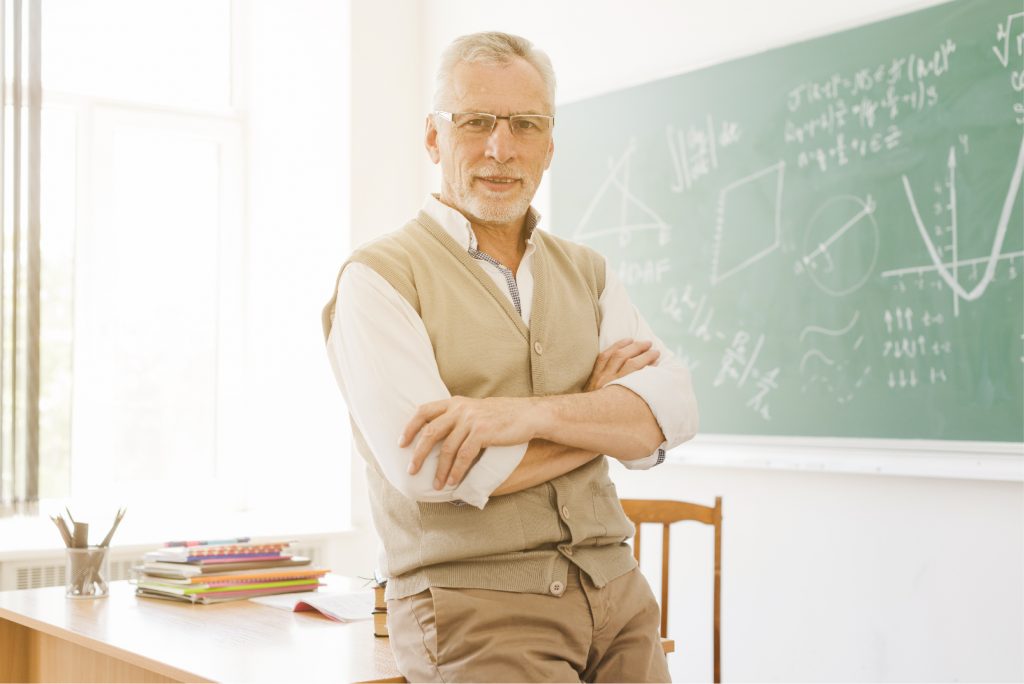 professor-sala-de-aula-blog-empreender-no-mundo